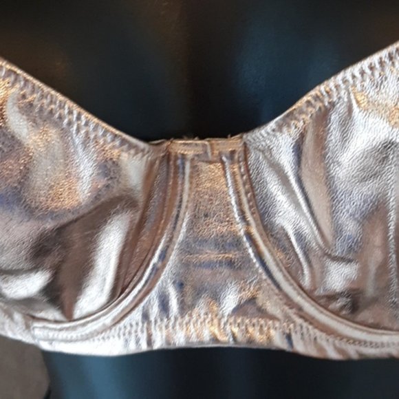 32D VICTORIA'S SECRET ROSE GOLD METALLIC BRA BLING - Picture 5 of 5